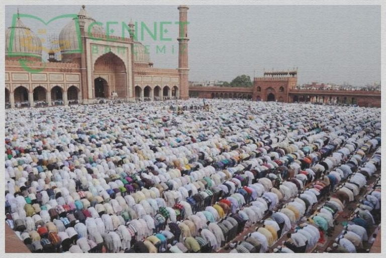 Farzlardan önce İhlas suresini okumanın hükmü nedir?